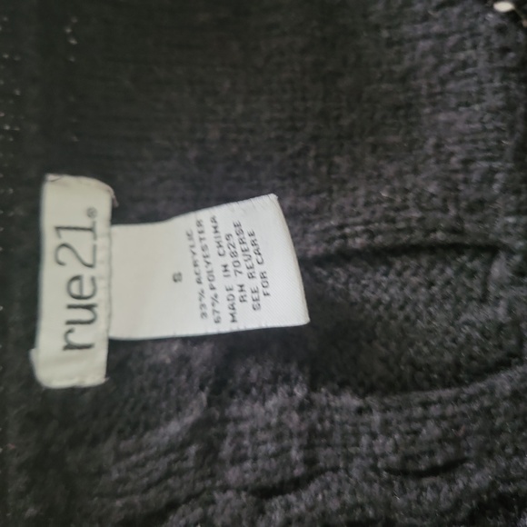 Cable Knit Sweater - Picture 4 of 4